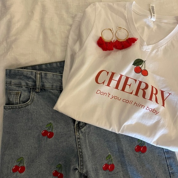 Harry Styles cherry shirt size medium 🍒 - Picture 4 of 5
